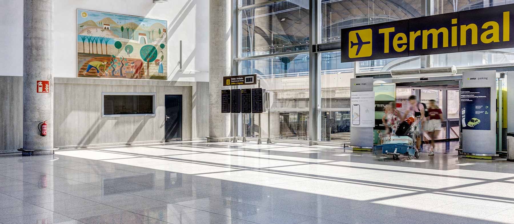 Alicante Airport - Access to the terminal and car park