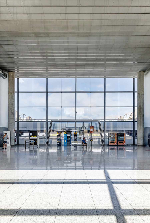 Alicante Airport - Access to the terminal and car park