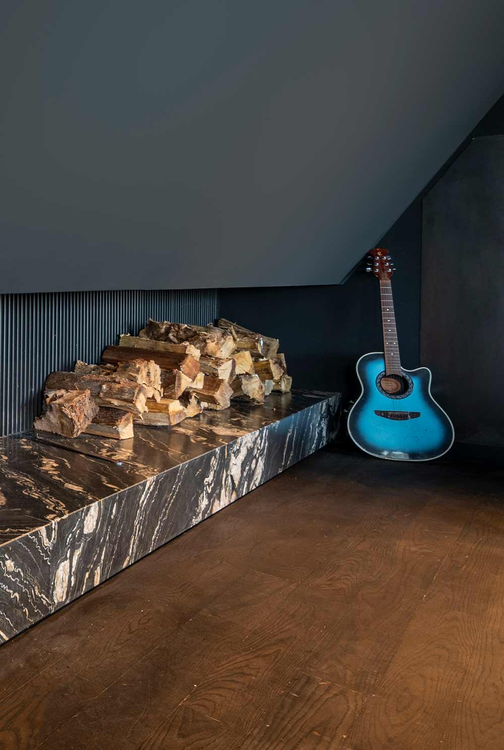 Restaurante & Hotel Pepe Vieira: Fireplace